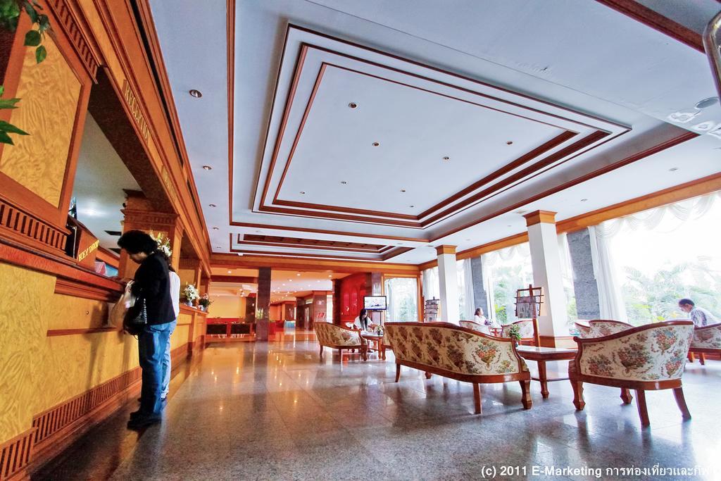 Grand Park Hotel Nakhon Si Thammarat Buitenkant foto