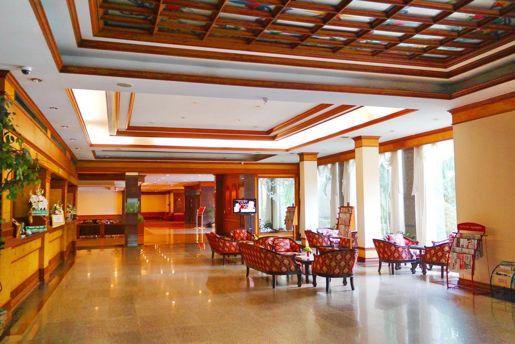 Grand Park Hotel Nakhon Si Thammarat Buitenkant foto