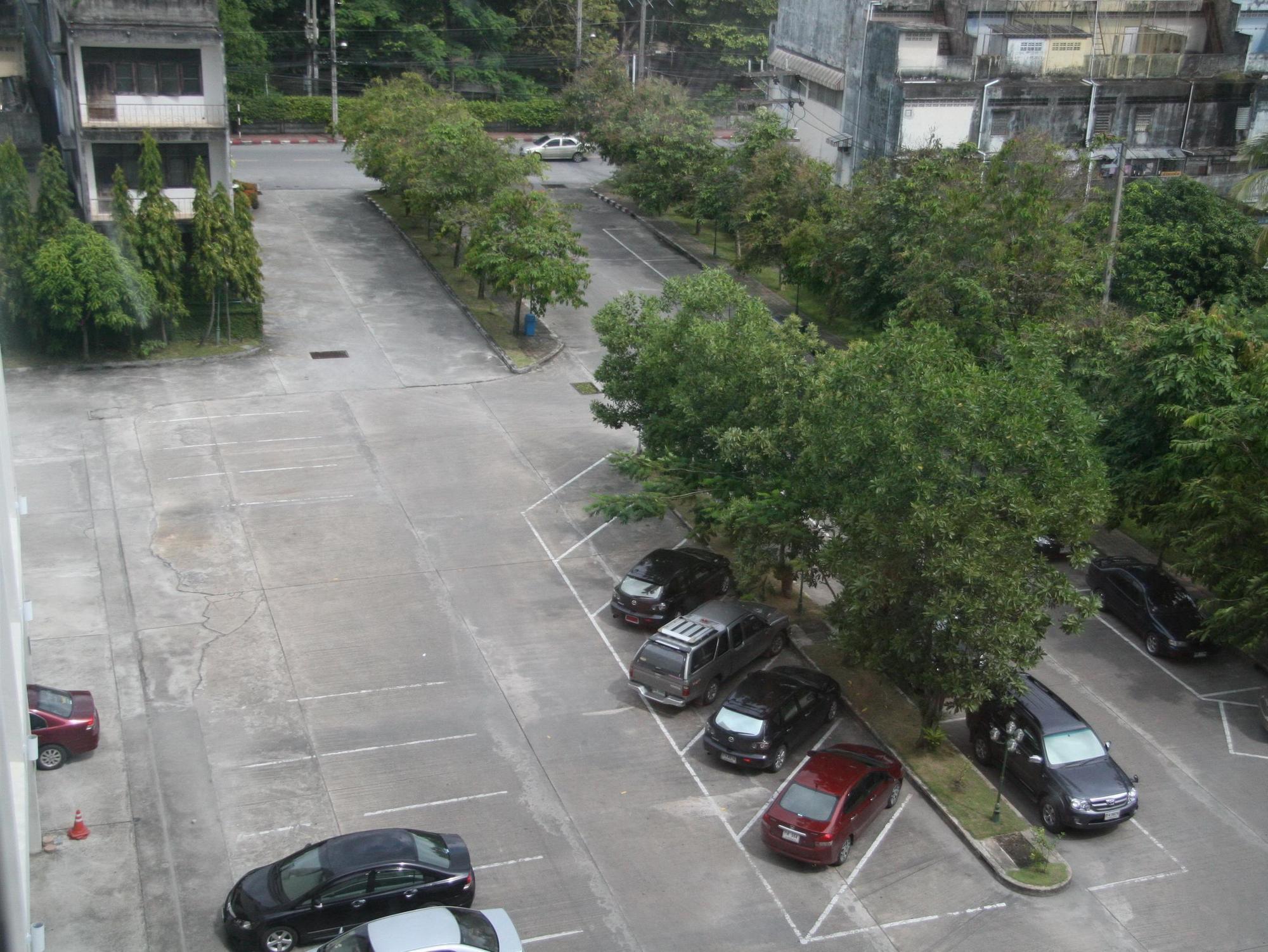 Grand Park Hotel Nakhon Si Thammarat Buitenkant foto