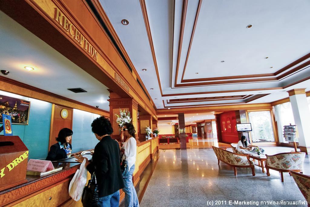 Grand Park Hotel Nakhon Si Thammarat Buitenkant foto