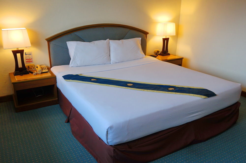 Grand Park Hotel Nakhon Si Thammarat Buitenkant foto