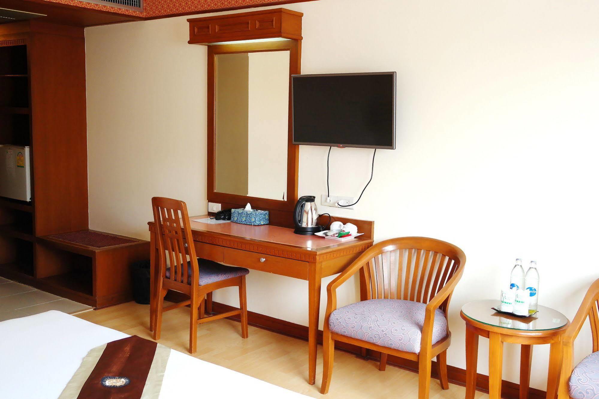 Grand Park Hotel Nakhon Si Thammarat Buitenkant foto